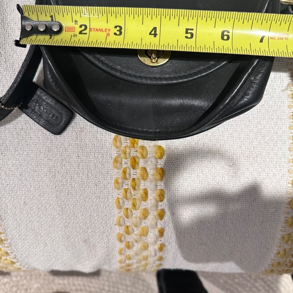 Classic Coach Legacy Crossbody - Picture 4 of 9